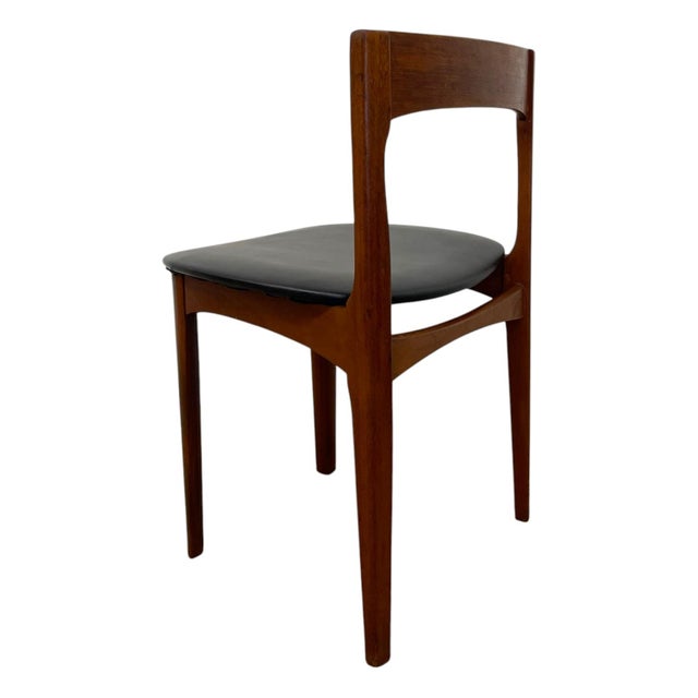 Mid-Century Modern Teak Dining Chairs Uk Import – Set of 4 Danish Modern Style Black Vinyl Side Chairs. For Sale - Image 11 of 12