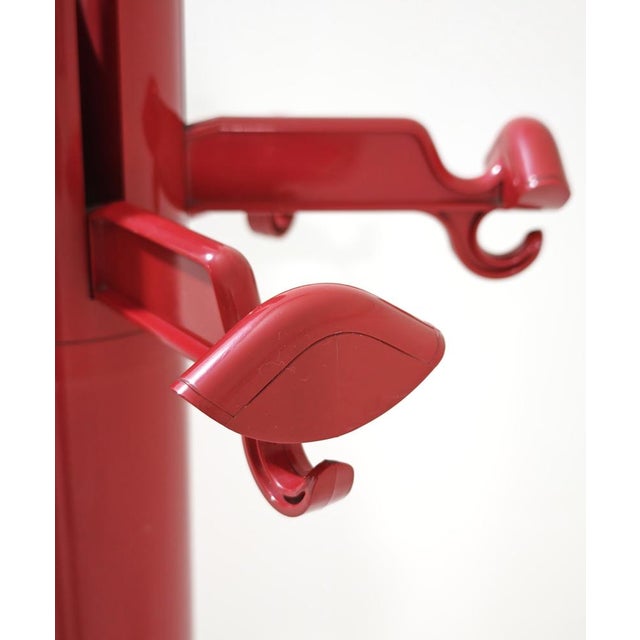 Red Plastic Planta Italia Model Coat Hanger by Giancarlo Piretti for Anonima Castelli, 1972 For Sale - Image 15 of 18