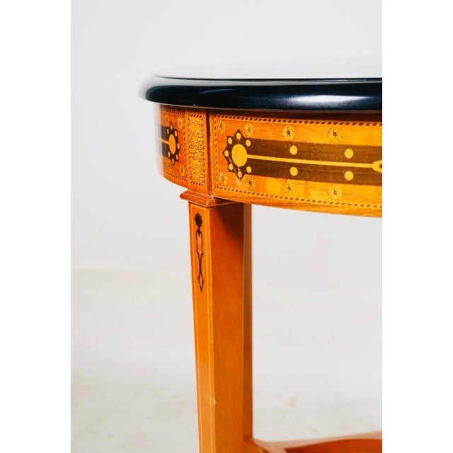 1980s Exquisite Compass Star Inlaid Round Table by John Widdicomb – Neoclassical Marquetry Top, Ebonized Edge For Sale - Image 12 of 18