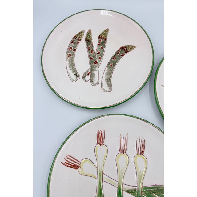 1950s Italian Majolica n.708 Vintage 8" Serving Plates Hand Painted Pottery - 3pc Set For Sale In Palm Springs - Image 6 of 6