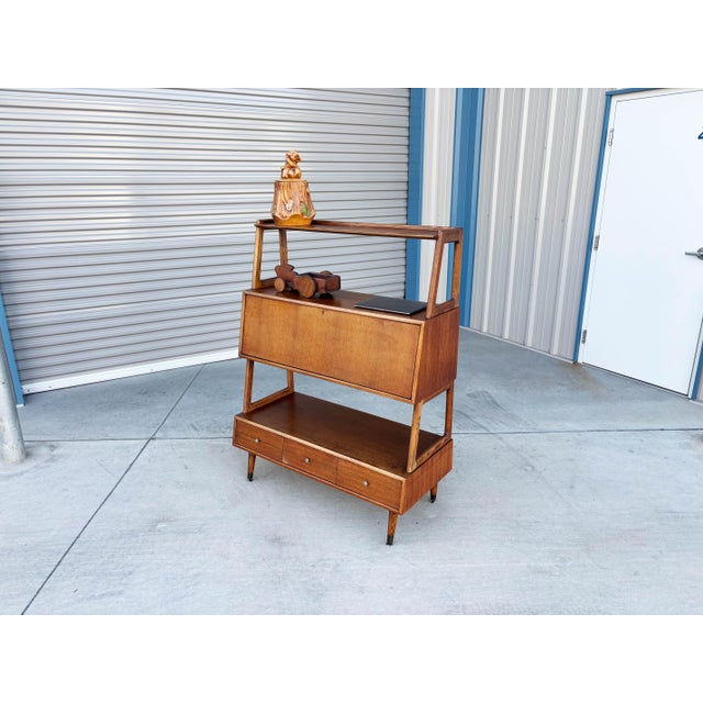 1950s Mid-Century Walnut Wall Unit Secretary Desk & Bookcase by Saginaw Furniture For Sale - Image 11 of 18