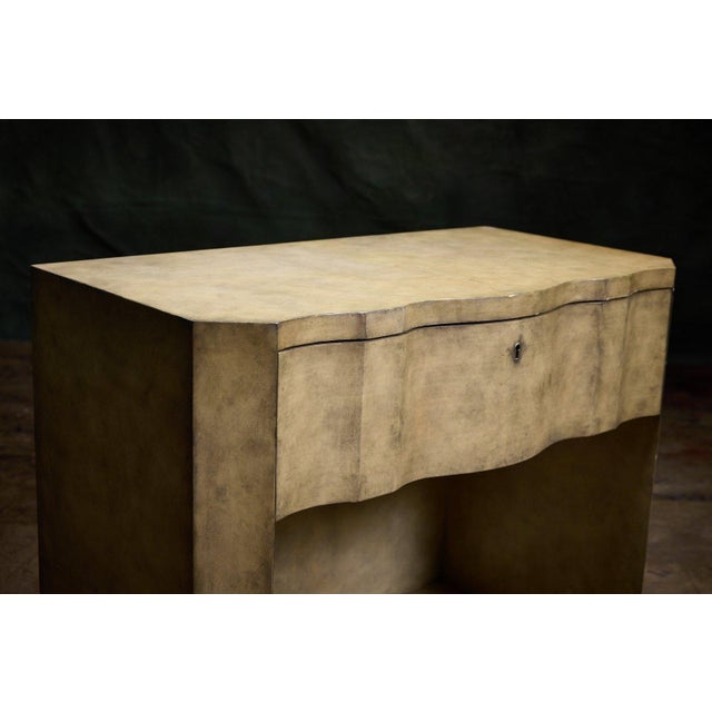 Wood Pair of Serpentine-Front Parchment Nightstands For Sale - Image 7 of 14