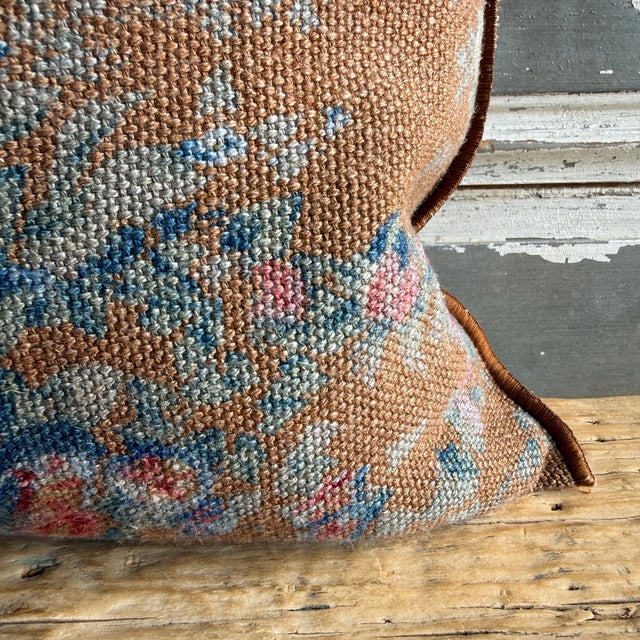 Available in multiple sizes Made in France / Available in 15″ x 24″ A timeless accent pillow woven in France from heavy,...