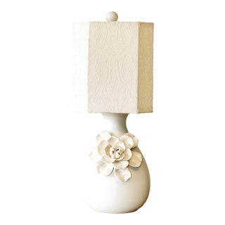 Vintage Magnolia Flower Ceramic Table Lamp For Sale