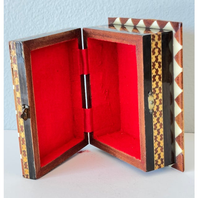 Inlaid Marquetry Jewelry Box, Walnut Wood, Moorish Style, Spain, 1940 For Sale - Image 4 of 12