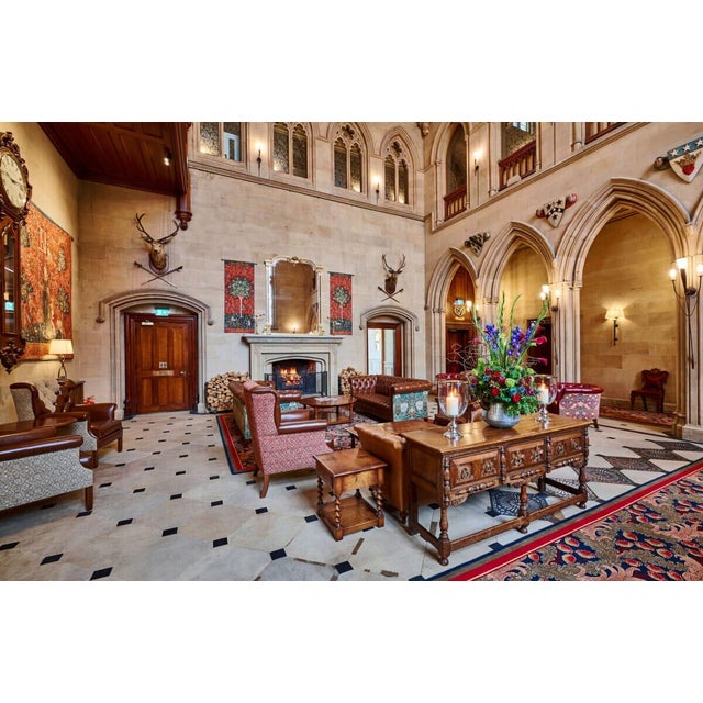 This beautiful tapestry is woven on a jacquard loom by skilled weavers, keeping alive the centuries old tradition of...