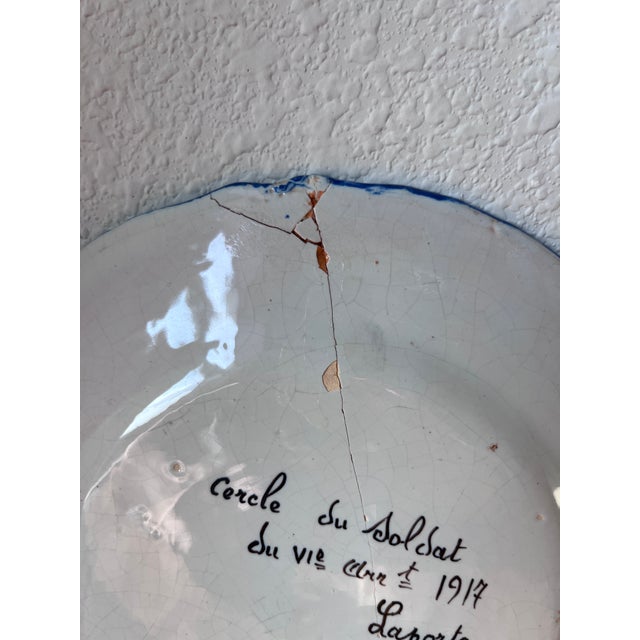 White Antique 1917 Hr Quimper Assiettes Du Cercle Du Soldat/Circle of the Soldier of the 6th Arrt Faience Plates, Tenir or Hold, War Plates For Sale - Image 8 of 9
