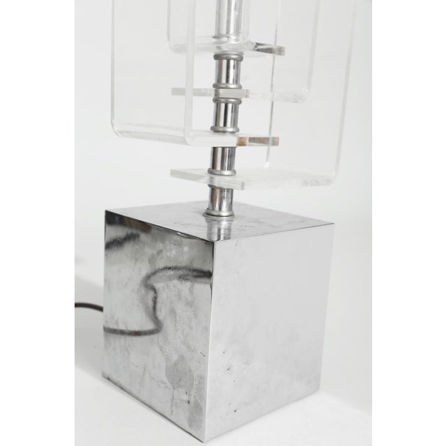 Geometric Lucite and Chrome Table Lamp For Sale - Image 4 of 5
