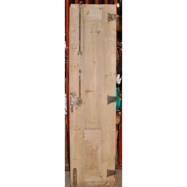 The handle is made of porcelain. The thickness of the wood is 4 cm.