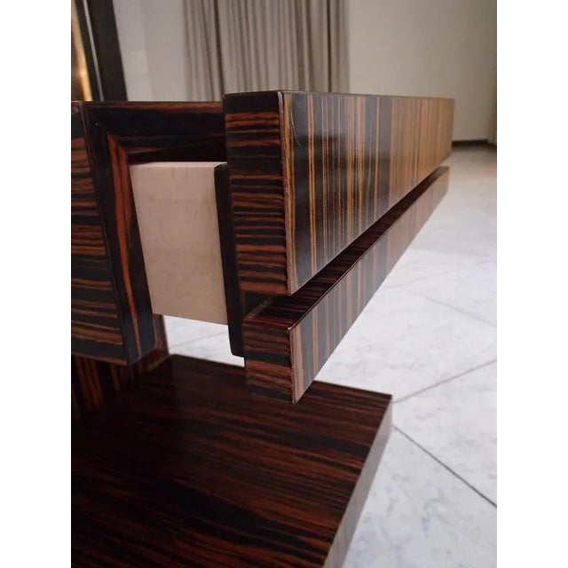 Macassar Bedside Table on Wheels, in Very Good conditions. Designed 1980 to 1989