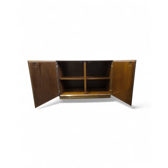 1970s Chest of Drawers in Elm Burl and Brass by Gaggioli, 1970 For Sale - Image 5 of 18