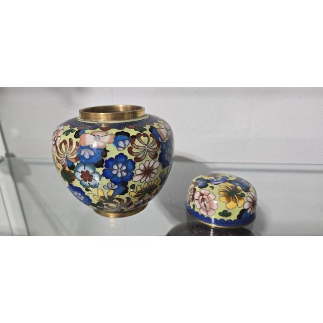 Chinese Antique Chinese Cloisonné Ginger Jar: Millefleurs Floral Pattern, Yellow Lidded Urn (Republic Period) For Sale - Image 3 of 8