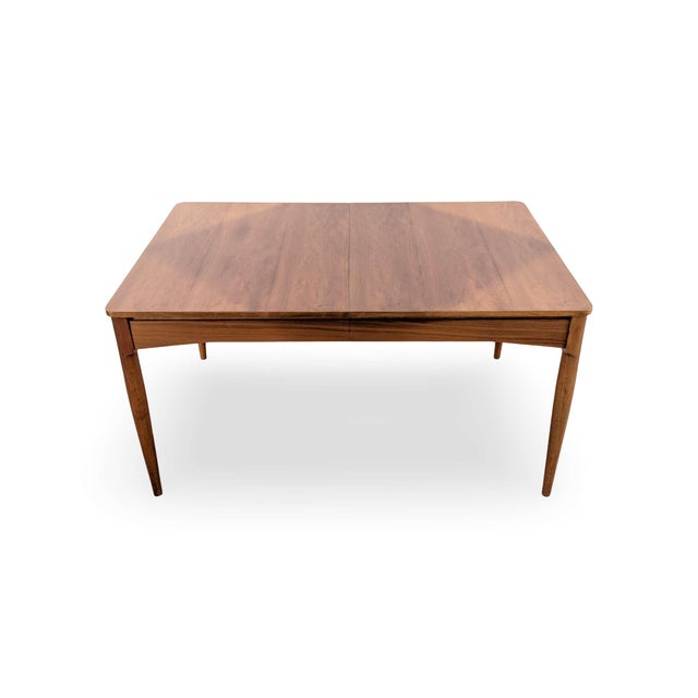 In the 1970s, the concept of home was redefined: fewer cocktail chairs, more large tables for long evenings. This dining...