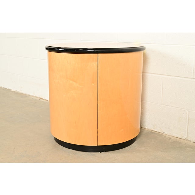 Mid-Century Modern Milo Baughman Style Birdseye Maple Drum Side Table by Henredon For Sale - Image 3 of 12