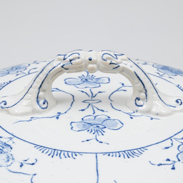 20th Century Belgian Special Edition Porcelain Tureen With Lid For Sale - Image 13 of 18