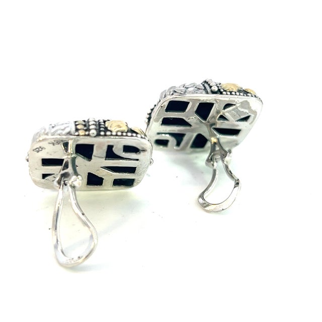 Traditional 1990s Pair of John Hardy Estate Clip on Earrings Sterling Silver 18k Yellow Gold For Sale - Image 3 of 6