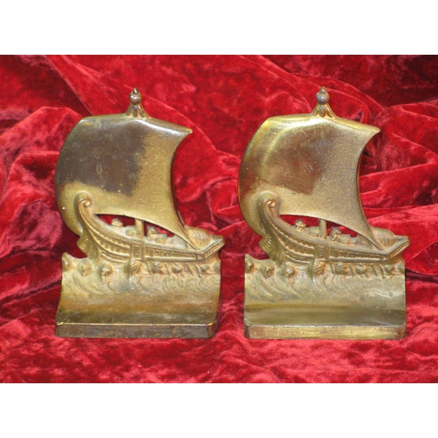 Arts & Crafts Early 20th Century Norse Ship Boat Schooner Sailing Book Ends Bradley & Hubbard B&H Brass Plated For Sale - Image 3 of 11