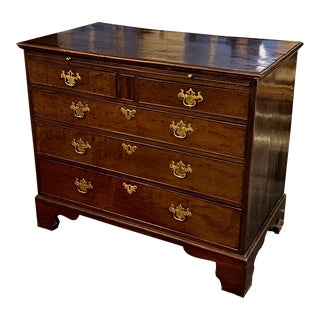 1780 George III Chest of Drawers on Bracket Feet With Brushing Slide & Secret Sovereign Drawer For Sale