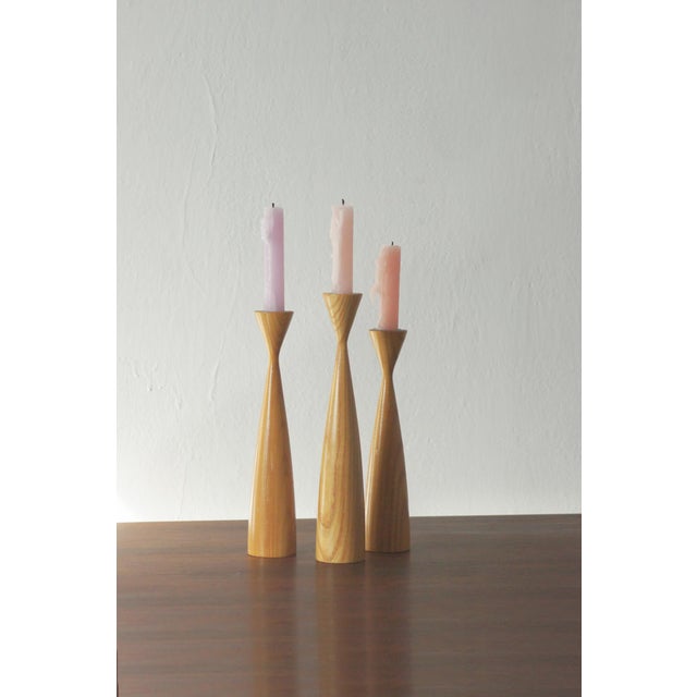 These vintage Scandinavian wooden candleholders embody simplicity—objects that, thanks to their form and material, exude...