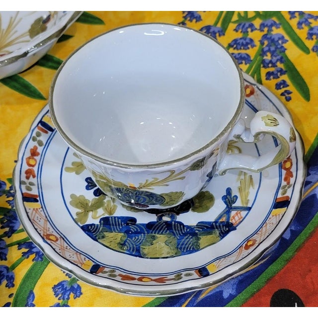 1960s Vintage Amm Faenza Garofano 5-Piece Place Setting - Hand-Painted Italian Majolica For Sale - Image 5 of 8