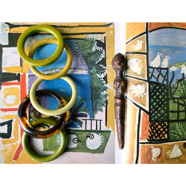 Mid-Century Modern 1960s Set of Four Green Bakelite Style Bangle Bracelets For Sale - Image 3 of 11