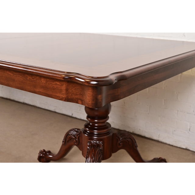 Thomasville Chippendale Banded Flame Mahogany Double Pedestal Extension Dining Table, Newly Refinished For Sale - Image 12 of 15