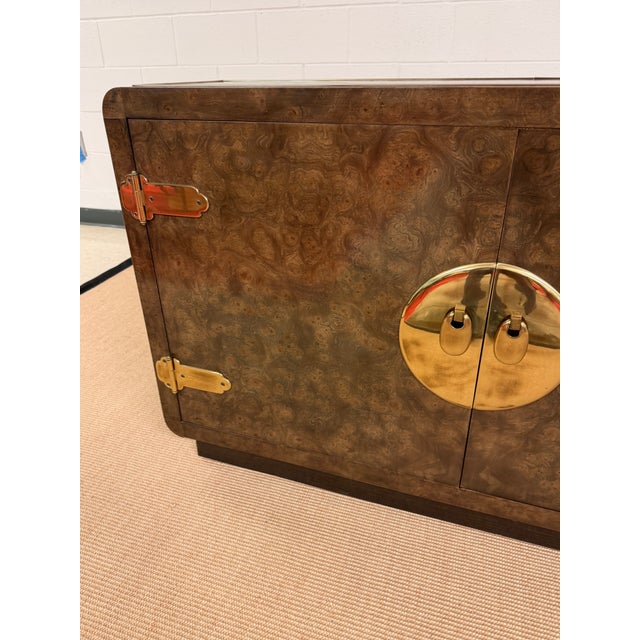 1970’s Burled Console Cabinet From Legendary Mastercraft Furniture For Sale - Image 11 of 12