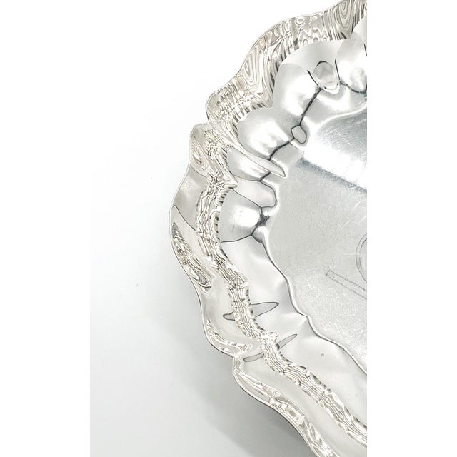 Vintage Oneida Silverplate Footed Bowl — Scalloped Rim — Traditional / Hollywood Regency For Sale - Image 9 of 13