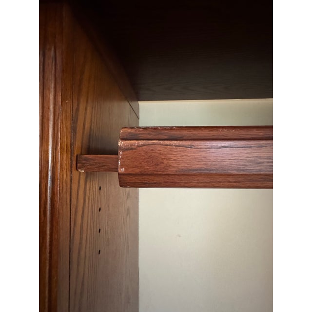 Vintage 1994–95 Solid Oak Modular Entertainment Center | Savanna Finish | Lighted Display Cabinets-Adjustable For Sale - Image 9 of 12