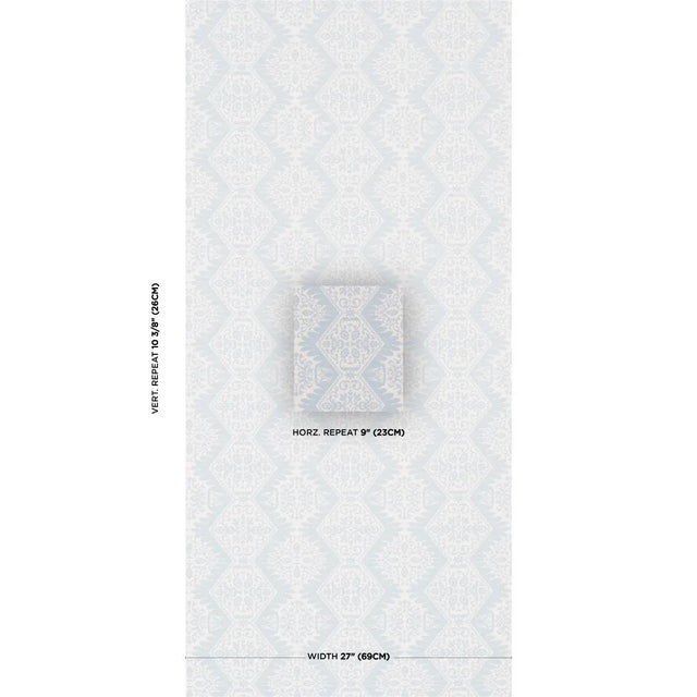 Contemporary SAMPLE - Schumacher Berkeley Wallpaper In Hydrangea For Sale - Image 3 of 6