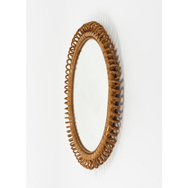 Brown Mid-Century Round Rattan and Bamboo Wall Mirror in the style of Franco Albini, Italy, 1960s For Sale - Image 8 of 12