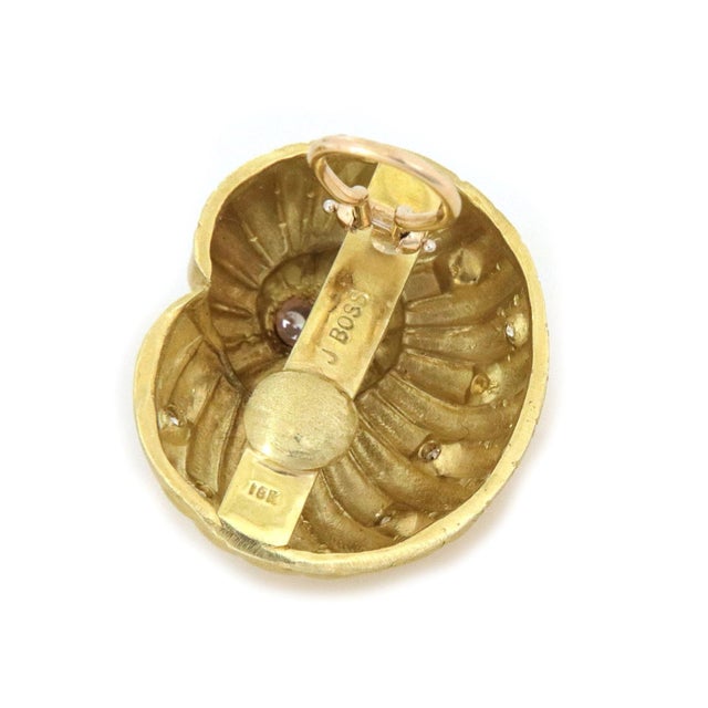 J. Boss Diamond 18k Yellow Gold Seashell Clip on Earrings, 2 pieces For Sale In Miami - Image 6 of 7