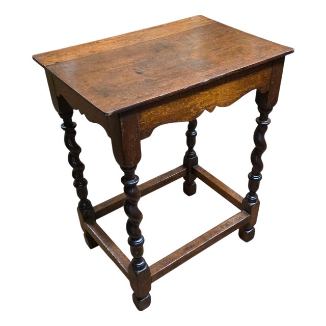 Late 17th Century English Oak Side Table With Spiral-Turned Legs and Scalloped Frieze, Circa 1680–1700 For Sale