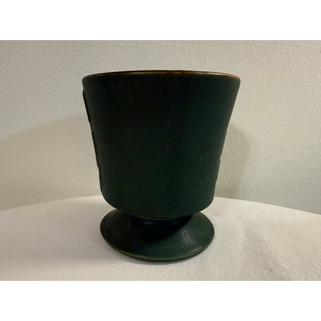 Mid-Century Modern 1950s McCoy Green Pedestal Planter | Mid Century Modern Footed Ceramic Cachepot For Sale - Image 3 of 10