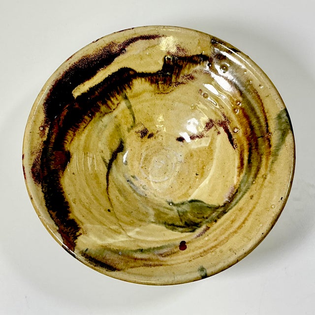 1970s Vintage Boho Chic Americana Folk Art Studio Pottery Decorative Bowl. For Sale - Image 6 of 12