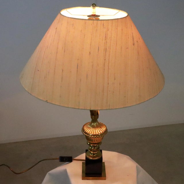 Boulanger Table Lamp in Brass For Sale - Image 4 of 9