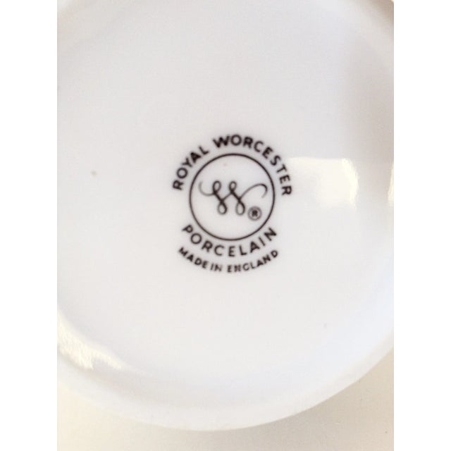 English 1960s Royal Worcester Cruet Set For Sale - Image 3 of 3