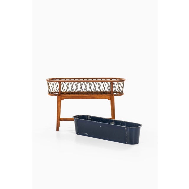 Plant Stand Table Attributed to Carl-Axel Acking, Sweden, 1940s For Sale - Image 4 of 9