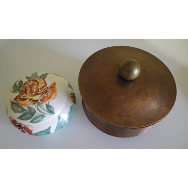 Trinket Tray in Porcelain with Hand-Painted Decoration and Copper Alloy from Vallauris, 1950s, Set of 2 For Sale - Image 10 of 10