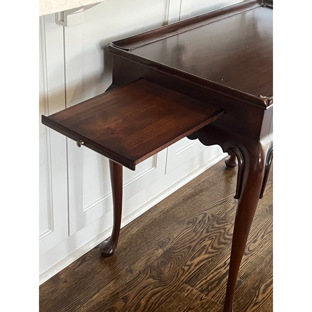 Wood 1970s Henkel Harris Signed Mahogany Tea Table Queen Anne Legs For Sale - Image 7 of 11