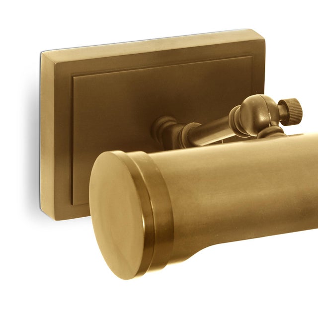 2020s Regina Andrew Tate Picture Light, Small in Natural Brass For Sale - Image 5 of 8
