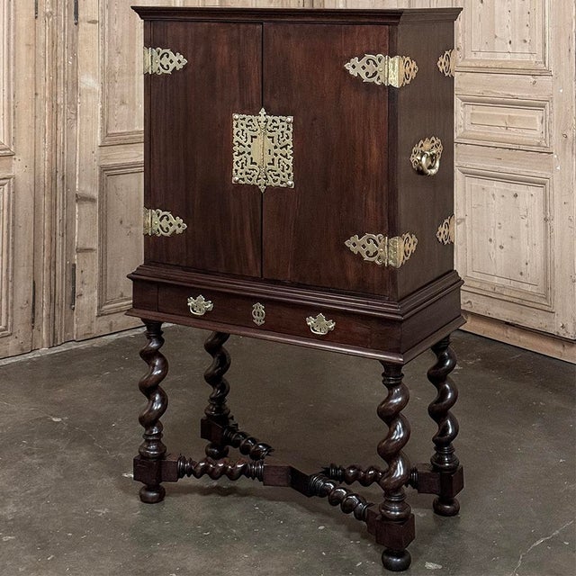 Chinoiserie 19th Century Dutch Raised Cabinet in the Chinoiserie Style For Sale - Image 3 of 12