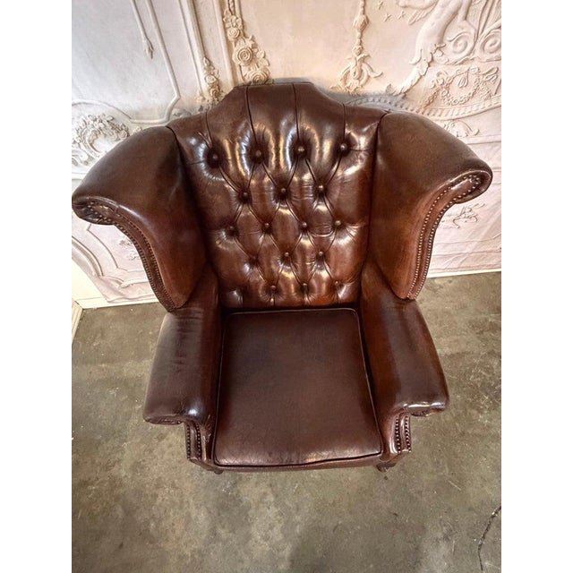 Early 20th Century Pair of Vintage English Tufted Leather Wingback Armchairs For Sale - Image 5 of 15
