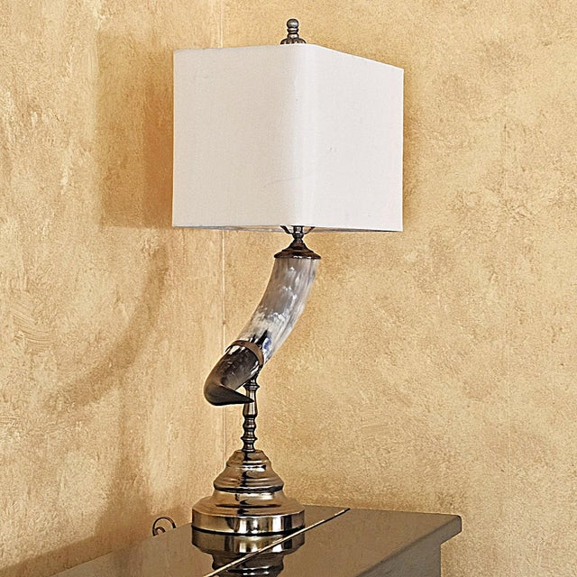 Vintage Faux Horn & Brass Table Lamp – Hollywood Regency For Sale - Image 13 of 18