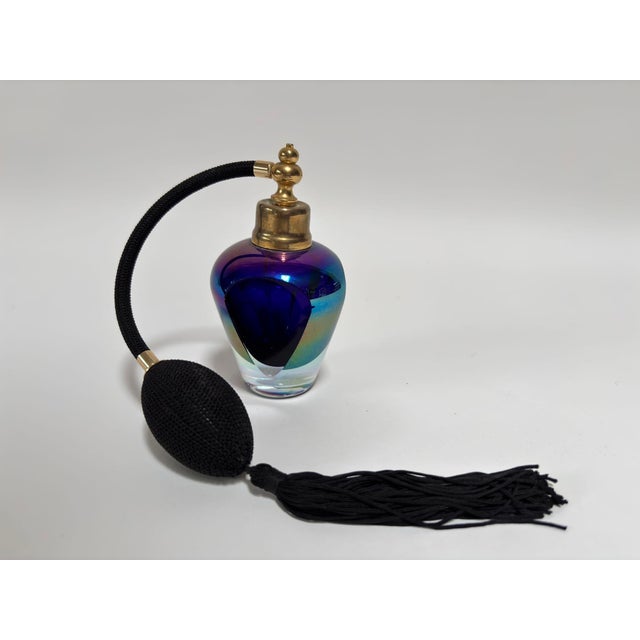 Late 20th Century Iridescent Cobalt and Amethyst Art Glass Perfume Atomizer Faceted Crystal 1980 For Sale - Image 5 of 18
