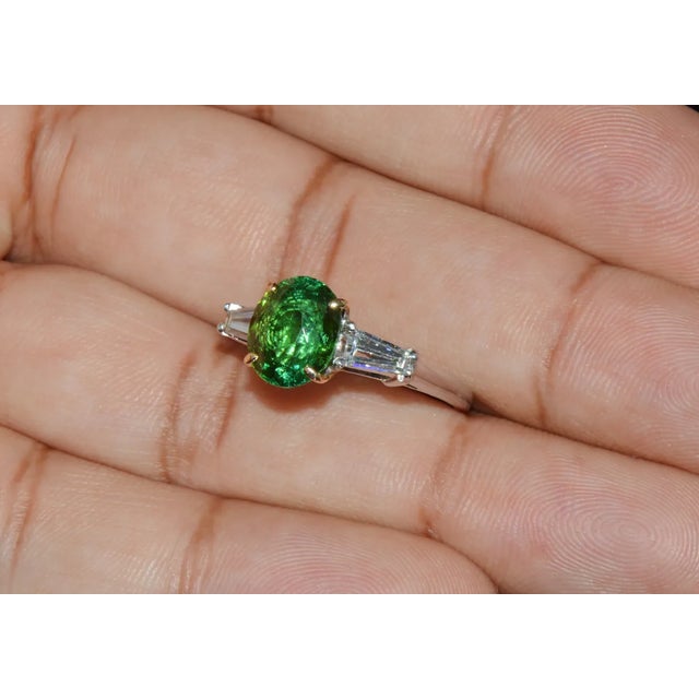 Green Certified Natural 3.85CTS VS F Diamond Green Tourmaline 18K Soild Gold Platinum 3 Stone Ring, size 7 For Sale - Image 8 of 10