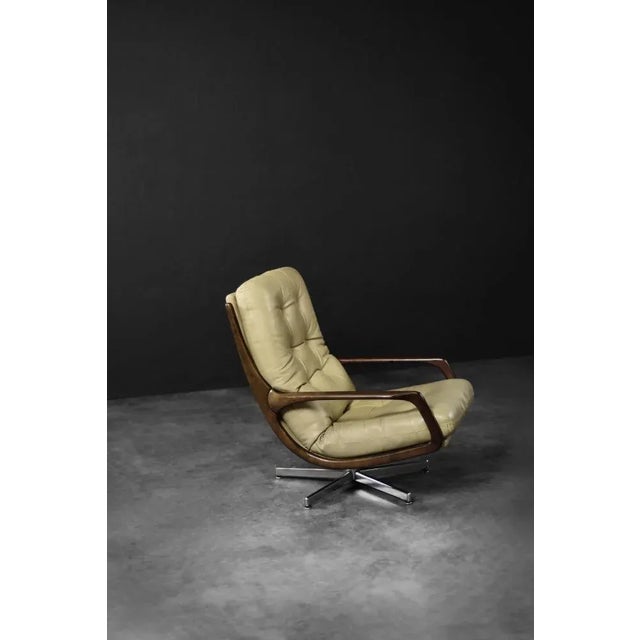 This rare lounge chair was designed by Eugen Schmidt for the German manufacturer Soloform during the 1960s. This...