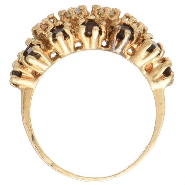 14KY Vintage Garnet(1.65) & Opal(0.40) Cluster Ring, size 7.5 For Sale - Image 4 of 5