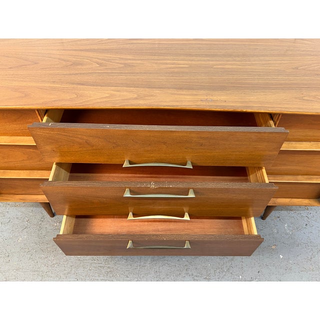 Kent Coffey Mid-Century "Eloquence" Walnut Dresser For Sale - Image 13 of 18