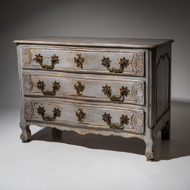 French Chest of Drawers, 1750s For Sale - Image 3 of 8